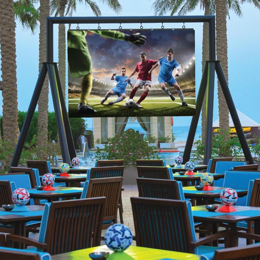ジュメイラ メシラ ビーチ ホテル ＆ スパ クウェート エクステリア 写真 A projection screen
