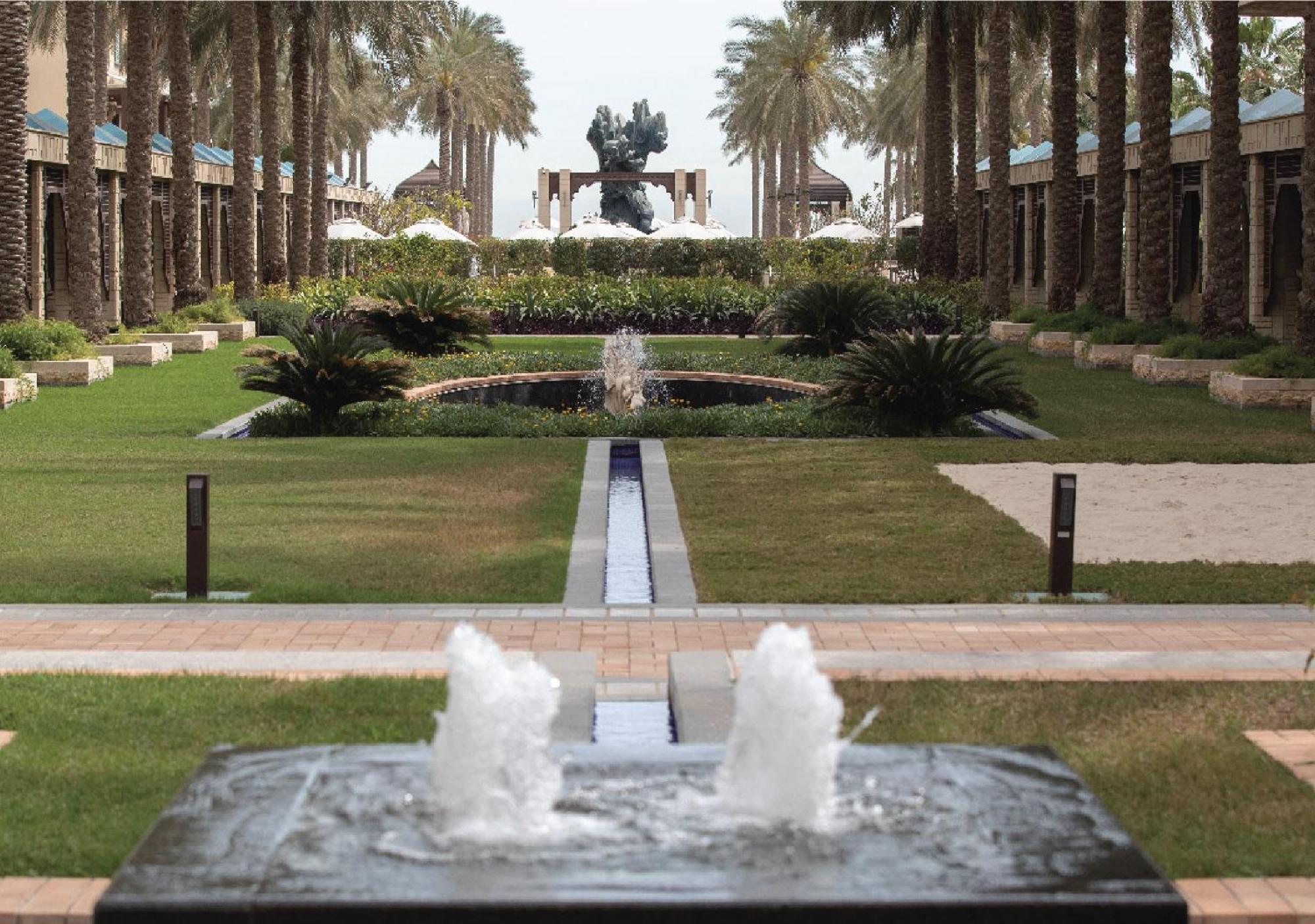 ジュメイラ メシラ ビーチ ホテル ＆ スパ クウェート エクステリア 写真 Fountains at the resort
